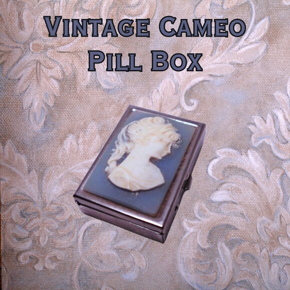 Vintage Victorian Cameo Pill Box – Classic Profile Design - Picture 1 of 3